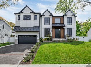 336 Lockwood Dr, Paramus, NJ 07652