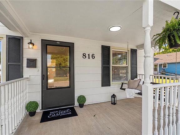 4th image of 816 S College St