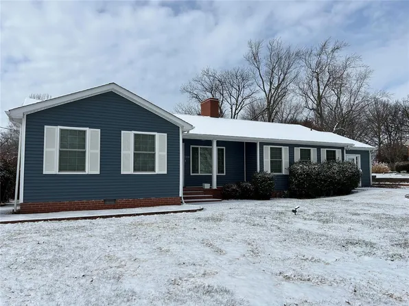 1319 S Webster St, Harrisburg, IL 62946