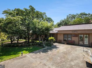 262 Holly Dr, Winder, GA 30680