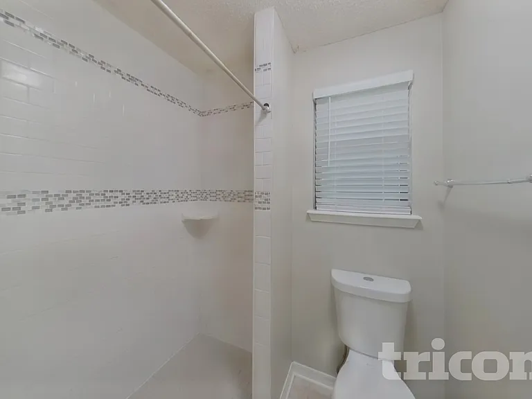 589 Robert Livingston St — Photo 10