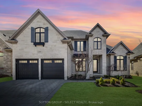 2397 Meadowlands Way, London North, ON N6G 5L8