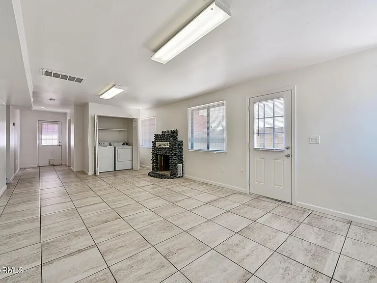 3949 E Earll Dr #14 — Photo 15
