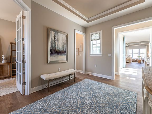 01 HHHunt Homes Retreat Entry