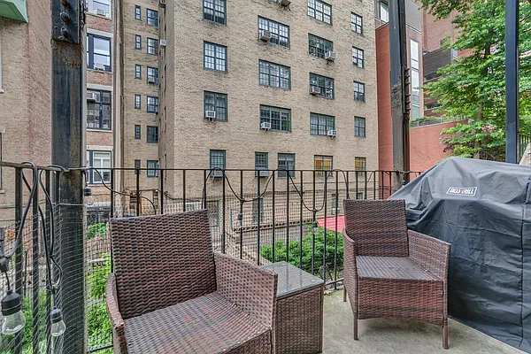 Rented by Larry Tauber, LREB | media 17