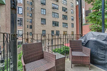 Rented by Larry Tauber, LREB