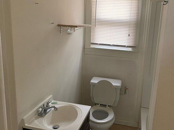 4th image of 33 Old Route 202 Unit 8