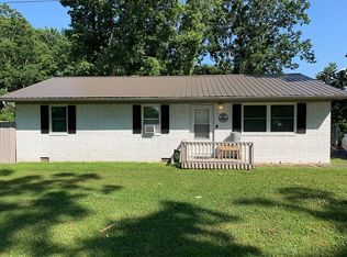 307 Green Oaks Dr, Grayson, KY 41143