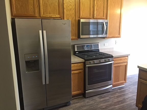 3rd image of 3123 Bromley Ln