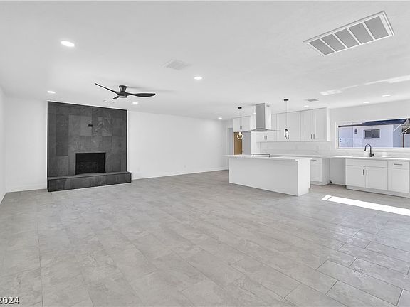 2nd image of 3679 Scotwood St