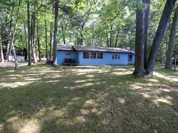 N2809 River Dr, Wallace, MI 49893
