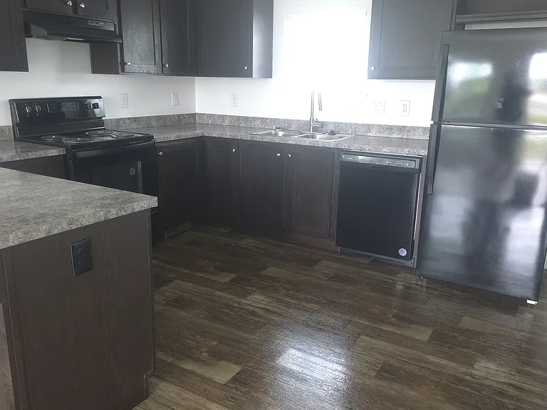 1810 W 53rd St — Photo 1