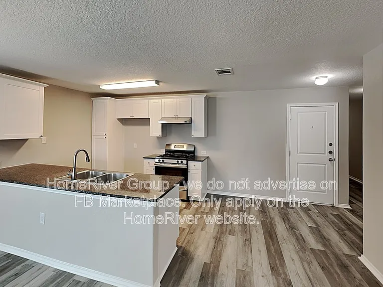 6807 Hibiscus Fls — Photo 10