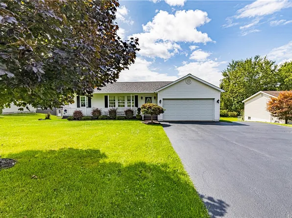 3699 Mitchell Rd, New Castle, PA 16105