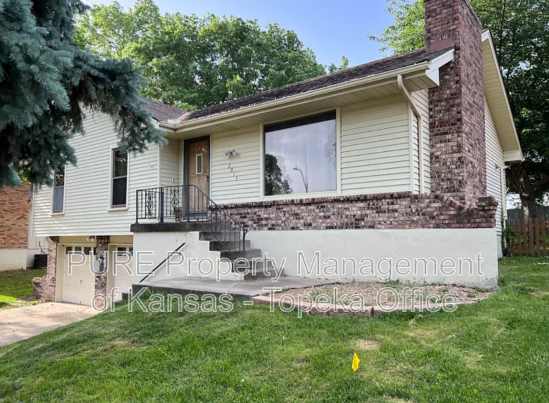 Building Photo - 2013 NW 84th Ter