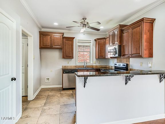 5th image of 100 Meadowhollow Dr