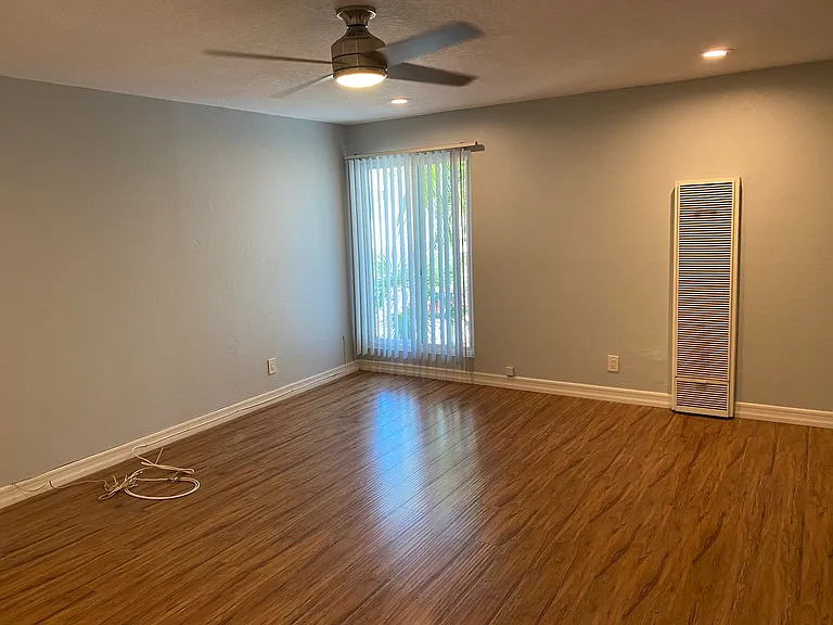 9721 Graham Street — Photo 17