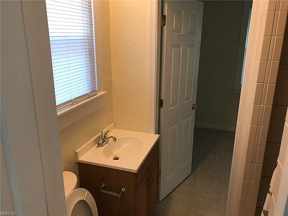 4th image of 104 Bonita Dr