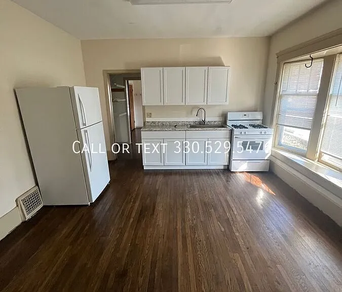 24 Grand Ave #1 — Photo 4