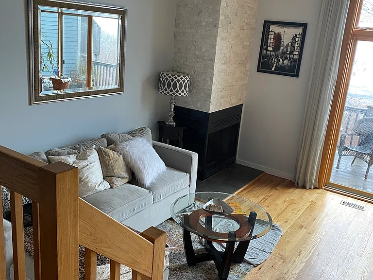 11 Columbus Pl — Photo 9