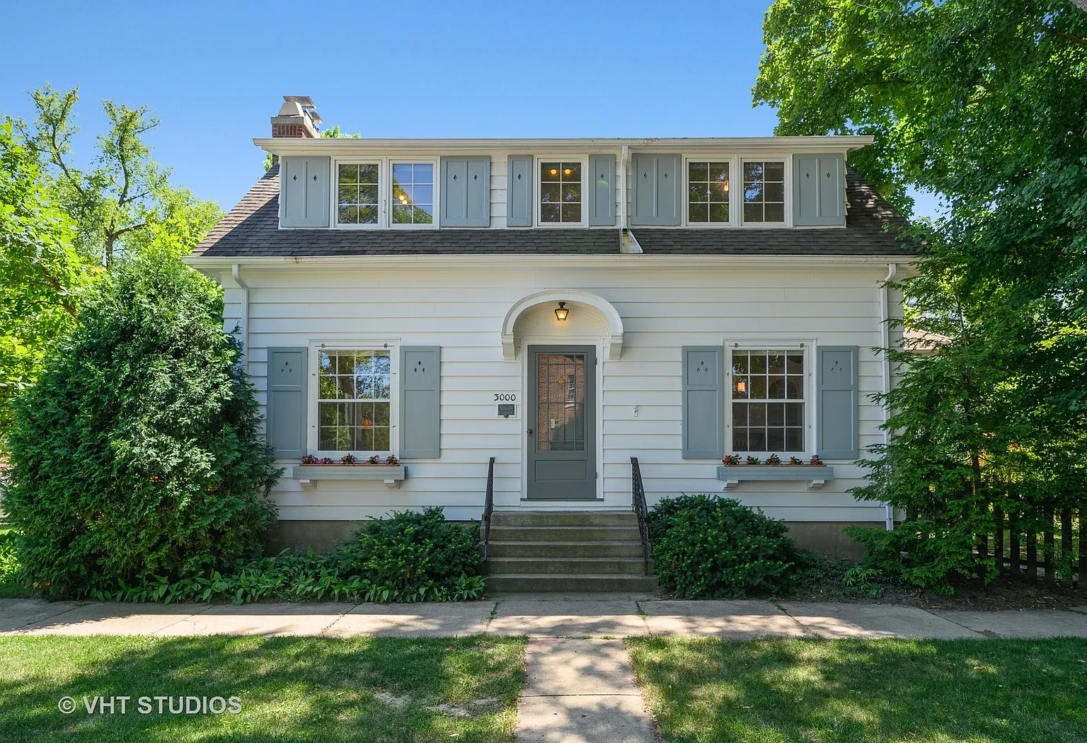 3000 Thayer St photo 1