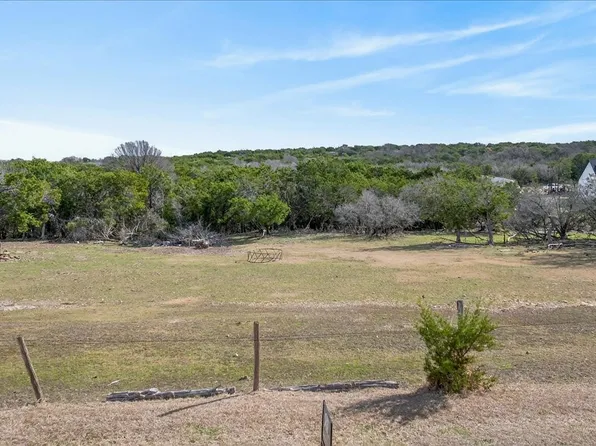 170 Edgehill Dr, Azle, TX 76020