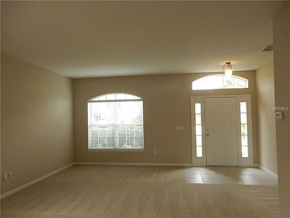 4th image of 221 Clydesdale Cir
