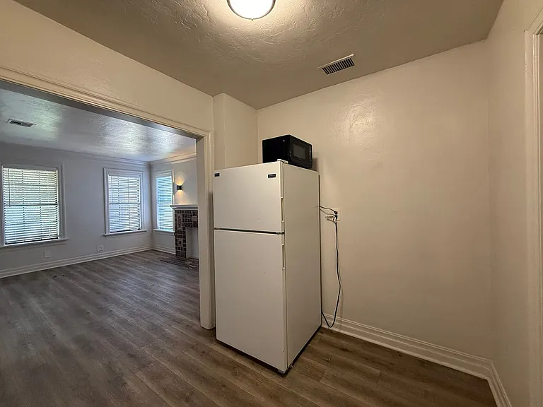 800 East Dr — Photo 8