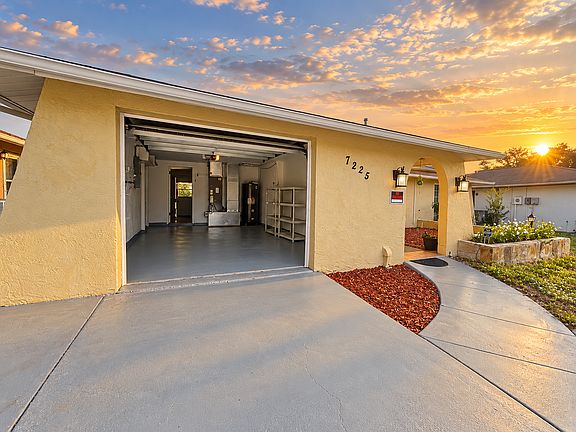 3rd image of 7225 Isle Dr
