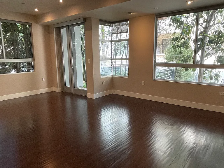 1666 Greenfield Ave #103 — Photo 27