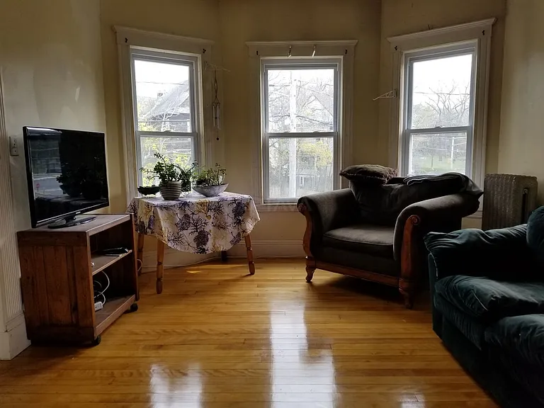 14 Warner St #2 — Photo 3