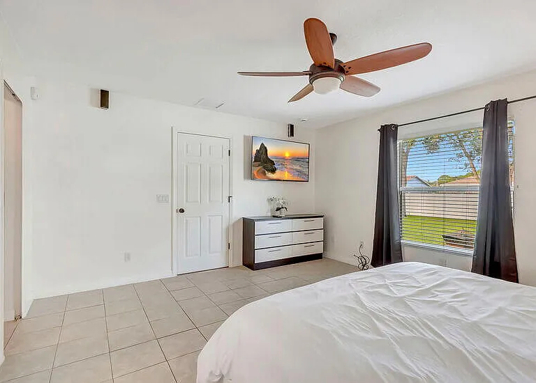 237 SW Twig Ave — Photo 18