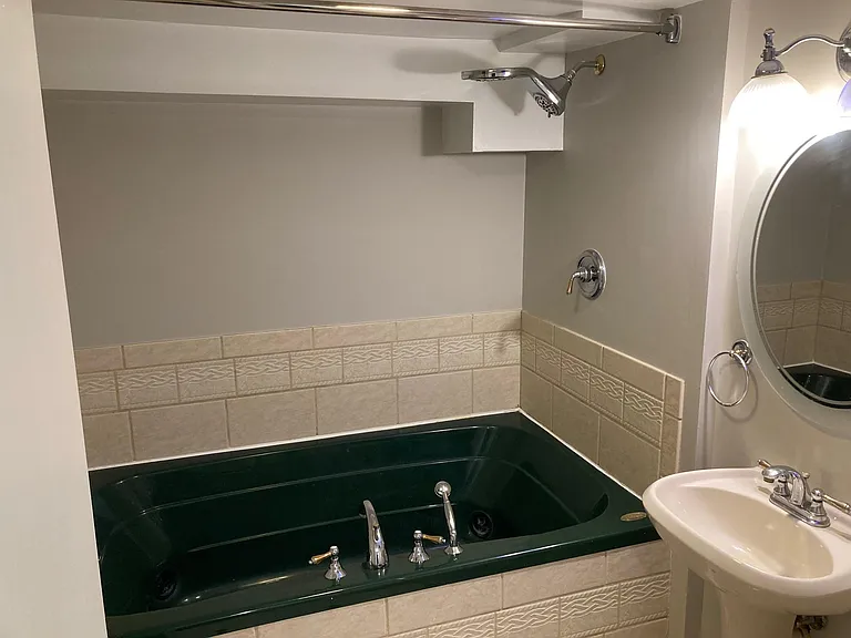 1008 Pine St — Photo 10