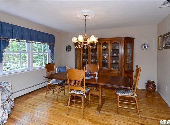 4th image of 21 Farmington Ln