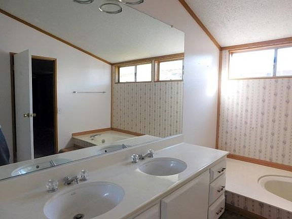 5th image of 13862 Victoria Dr