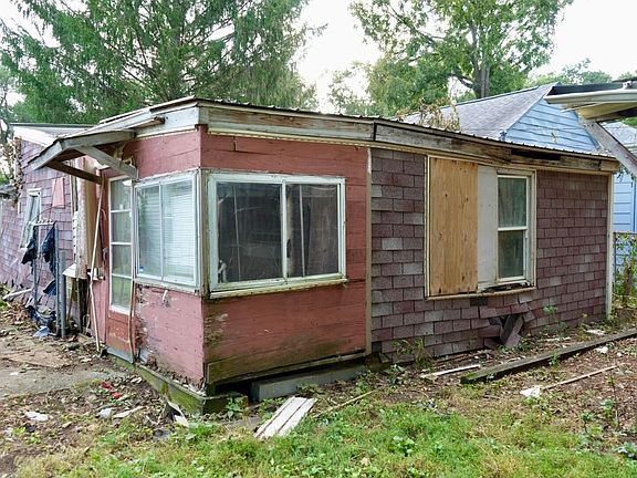 4th image of 331 Whiley Ave