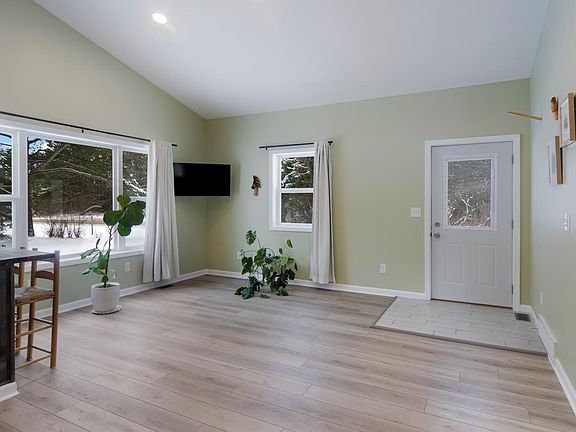 4th image of 3076 County Road 571 NE