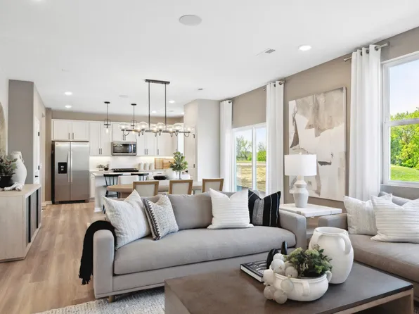 12770 Kinghorn Ln, Rogers, MN 55374