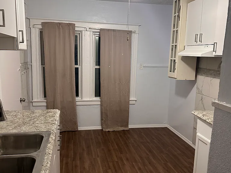 49 Brewster St #1 — Photo 7
