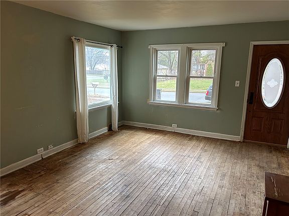 2nd image of 3209 Midway Street