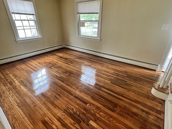 2nd image of 1403 Willis St