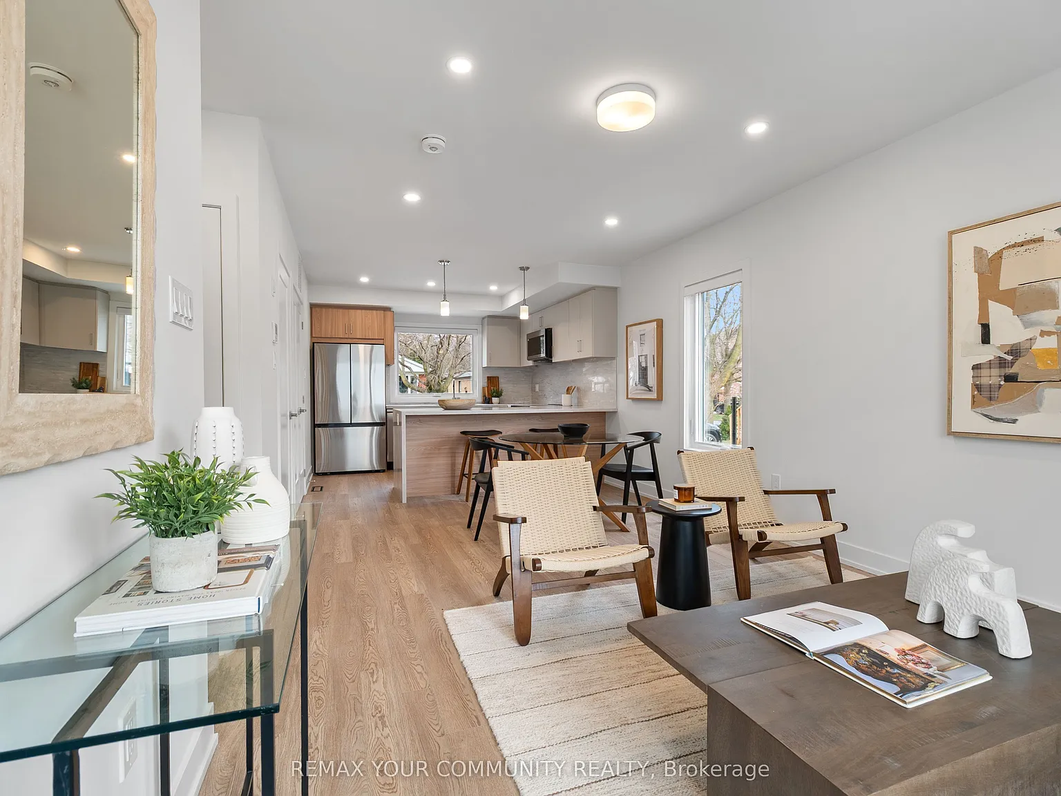 34 Poplar Ave — Photo 1
