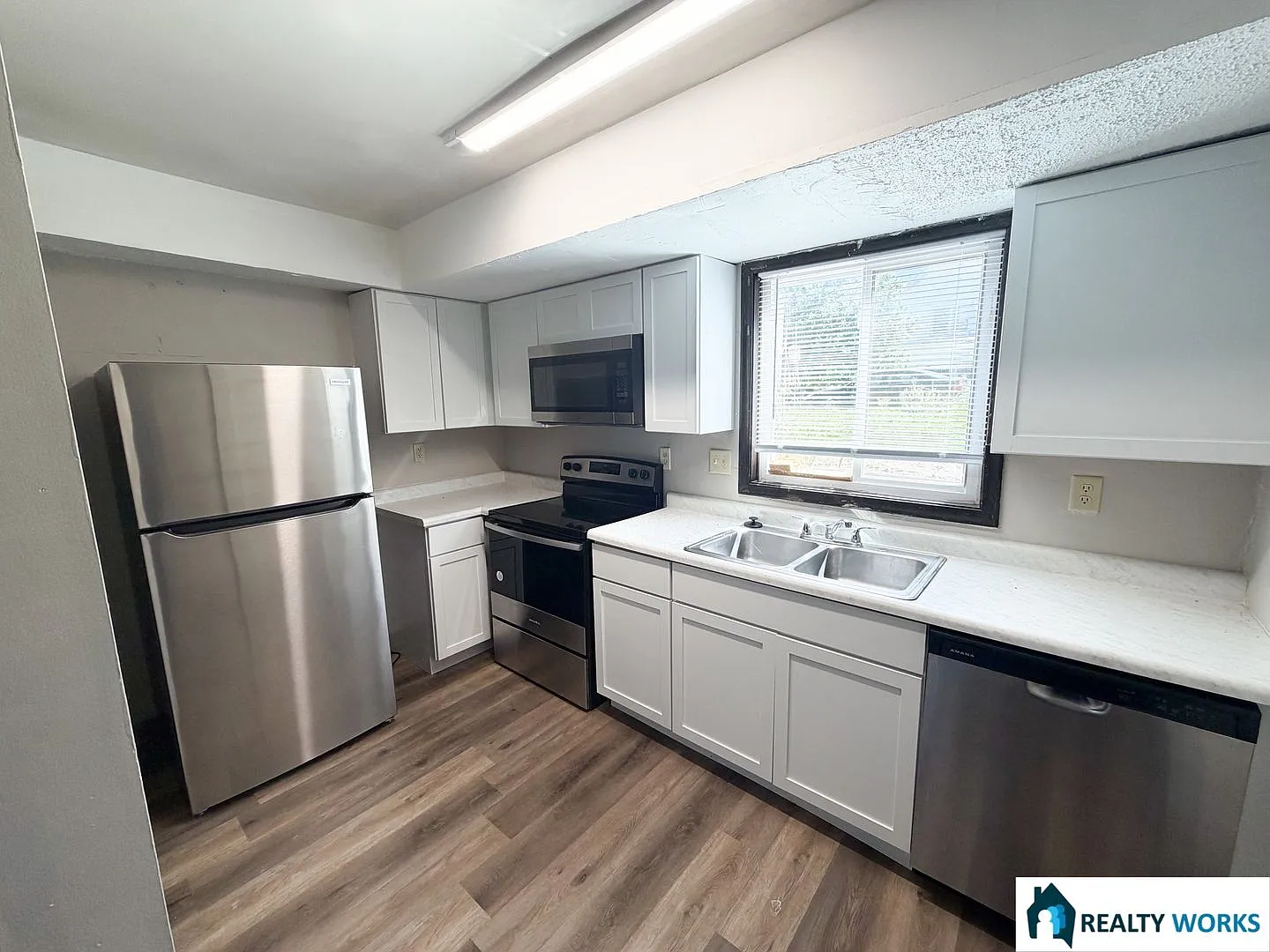 2417 Vine — Photo 1