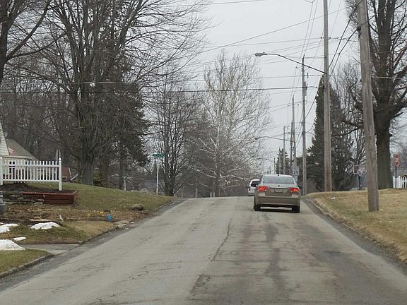 5th image of 251 Forest Hill Dr