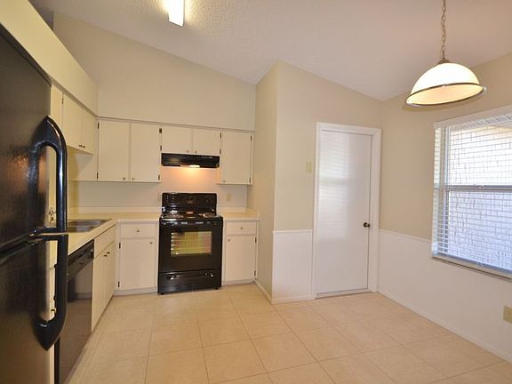 2nd image of 124 Alder Ct