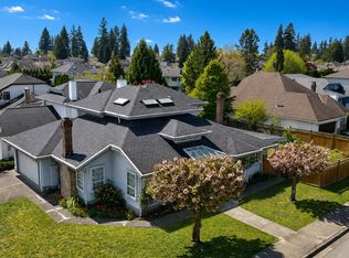 1888 Walnut Cres, Coquitlam, BC V3J 7T2
