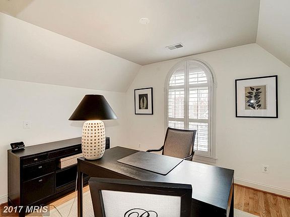 4th image of 1315 McLean Crest Ct