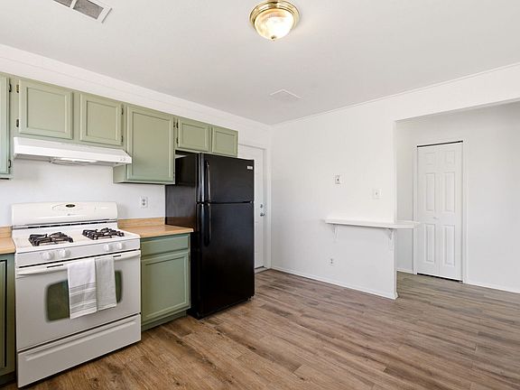 5th image of 1817 Peach Rd NE