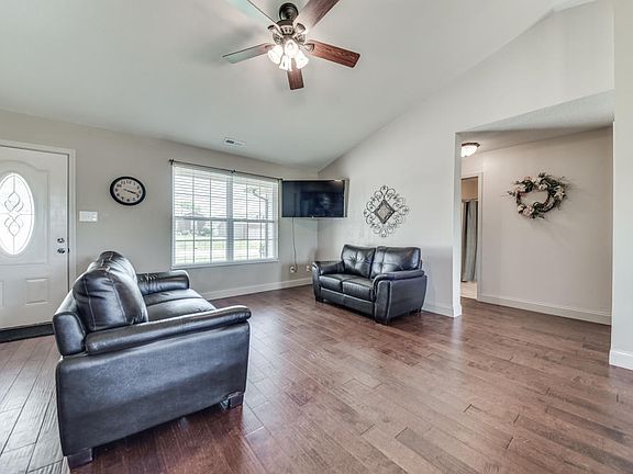 5th image of 3577 Spence Cir