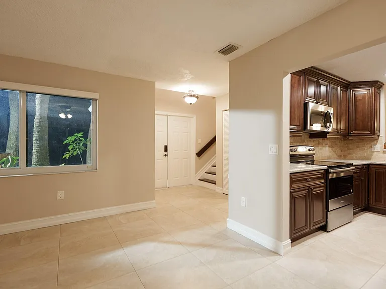 7251 NW 24th Ct — Photo 5